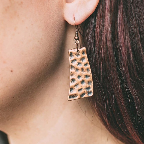 ❤️Fan of the Tribe Necklace Set - Picture 3 of 4